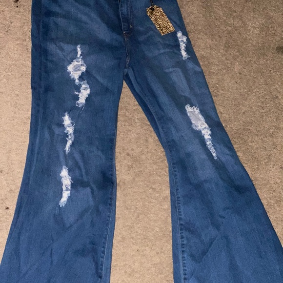 Jeans - Picture 2 of 4